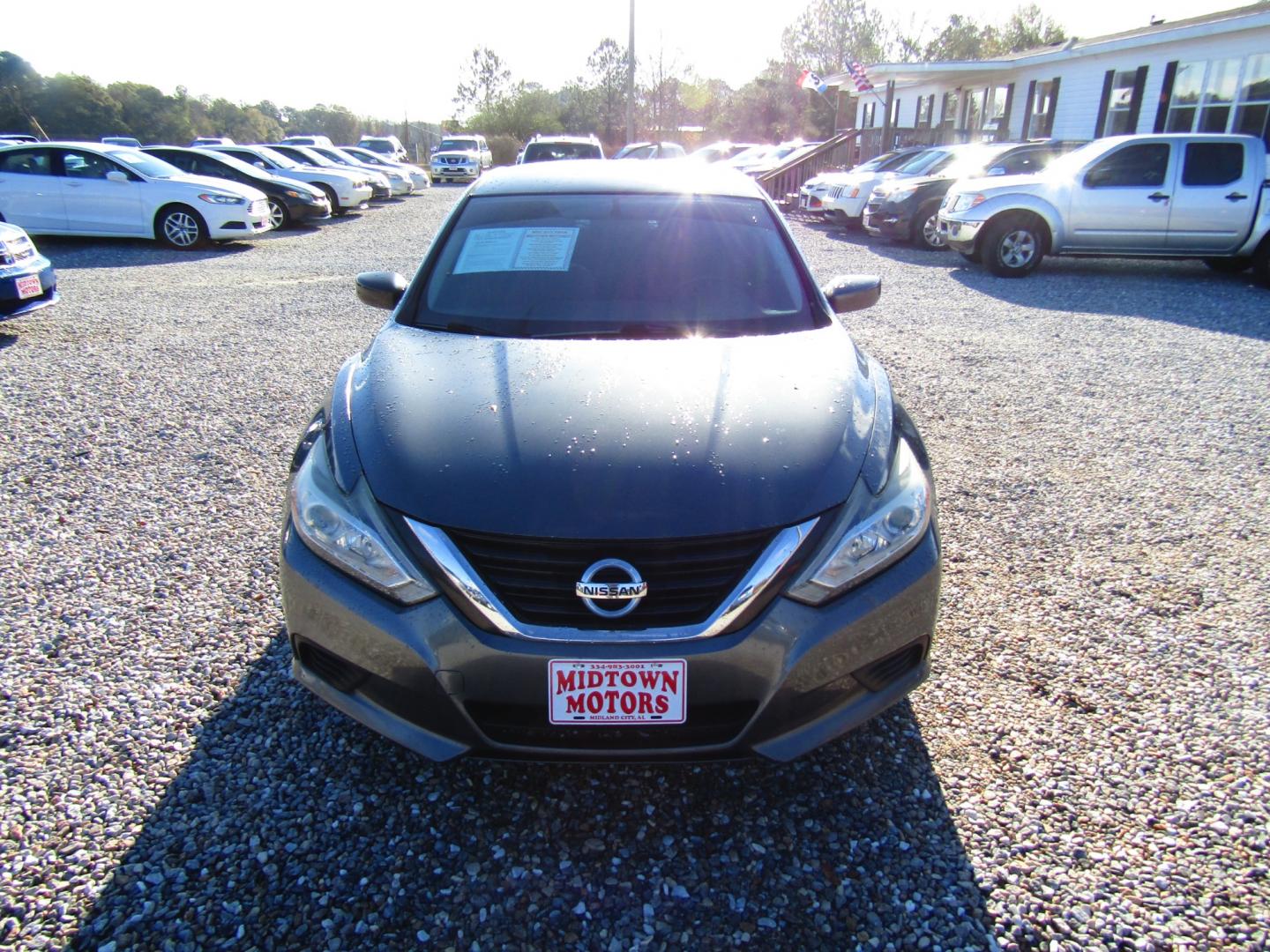 2017 Gray Nissan Altima 2.5 S (1N4AL3APXHC) with an 2.5L L4 DOHC 16V engine, Automatic transmission, located at 15016 S Hwy 231, Midland City, AL, 36350, (334) 983-3001, 31.306210, -85.495277 - Photo#1